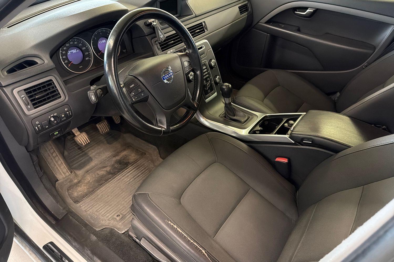 Volvo V70 vaihtoauto
