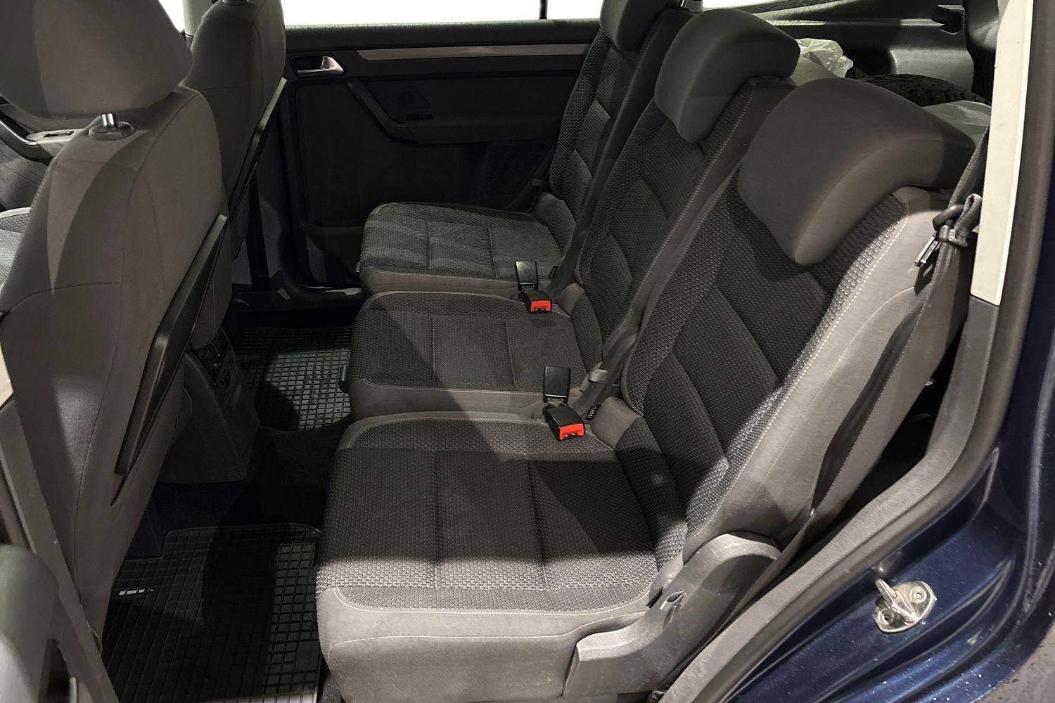 Volkswagen Touran vaihtoauto