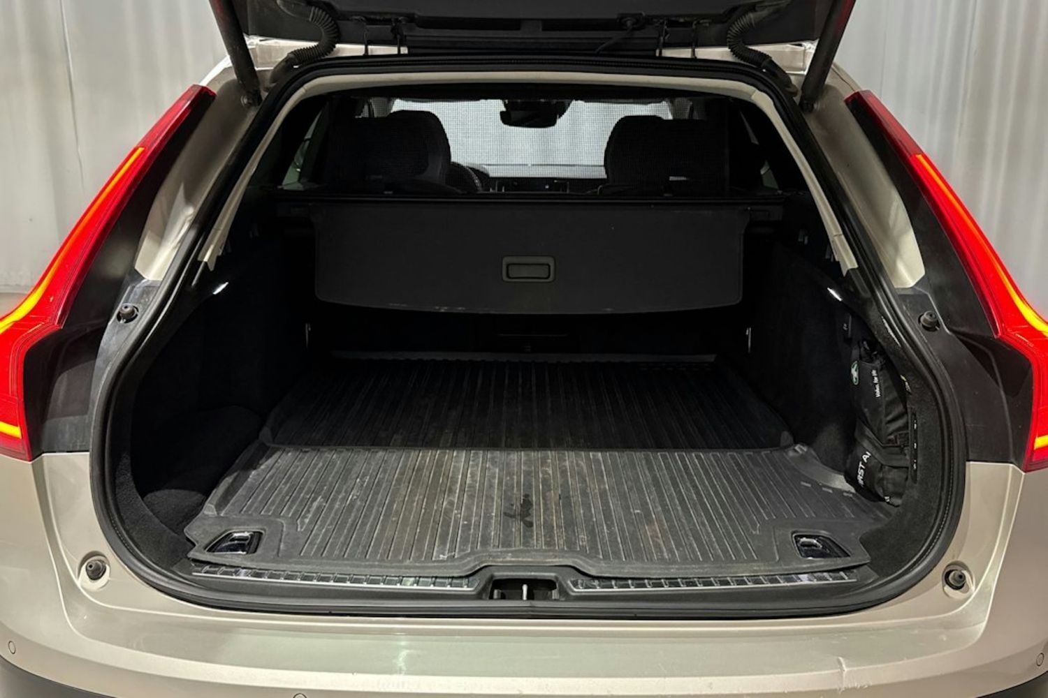 Volvo V90 Cross Country vaihtoauto