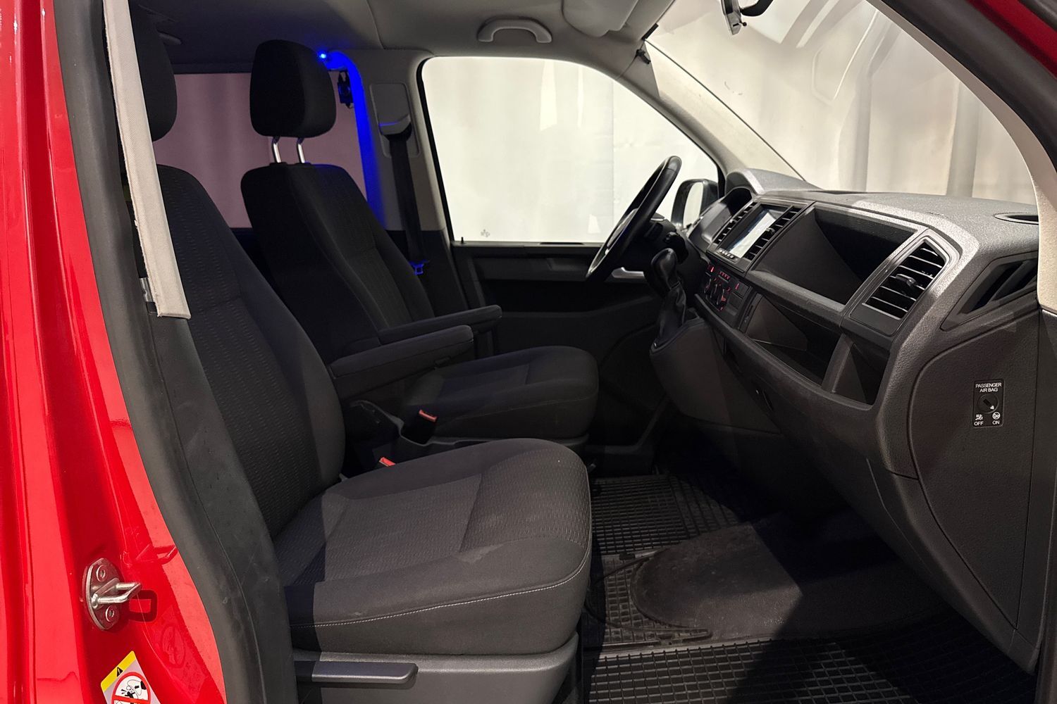 Volkswagen Caravelle vaihtoauto