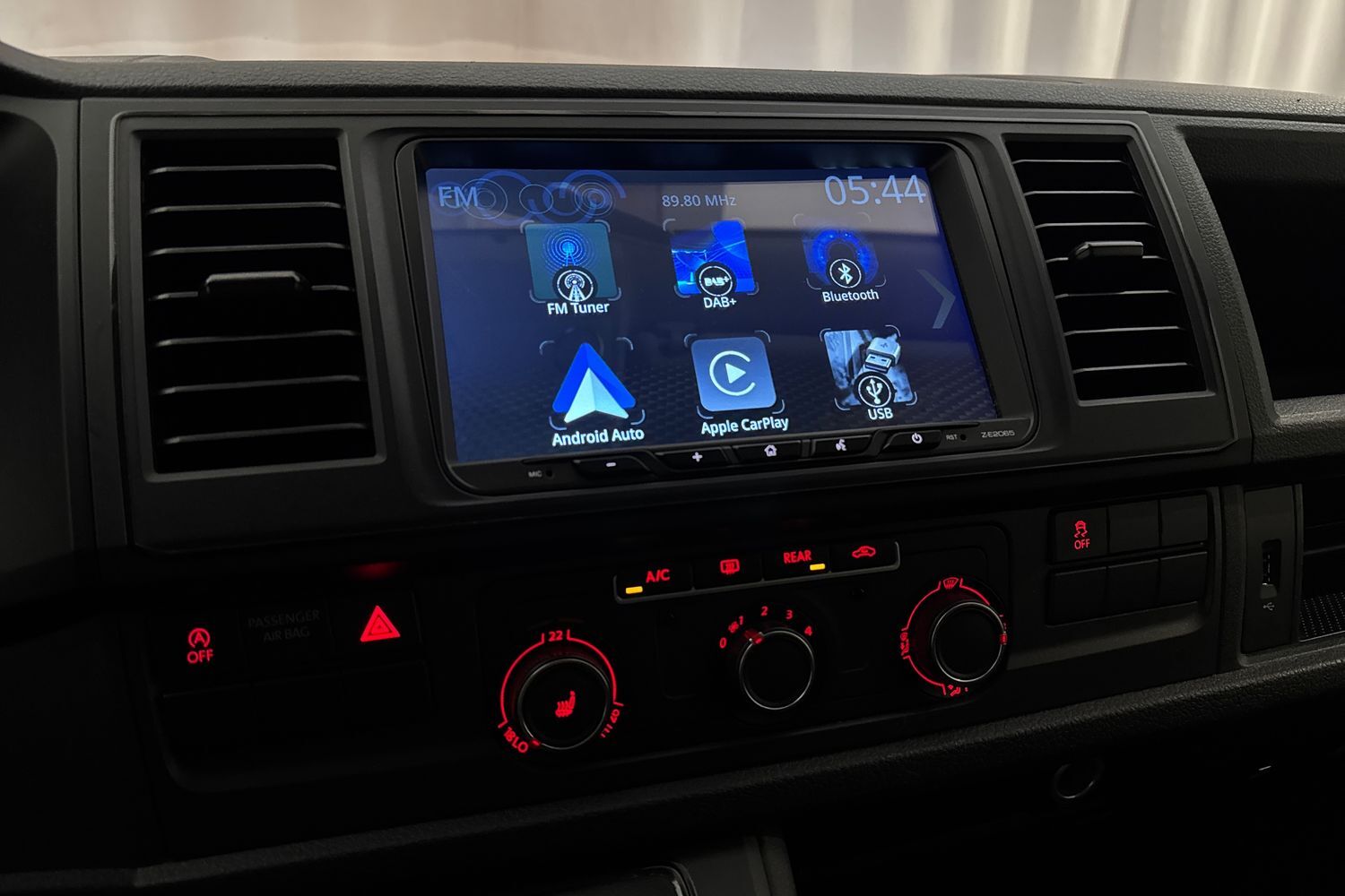 Volkswagen Caravelle vaihtoauto