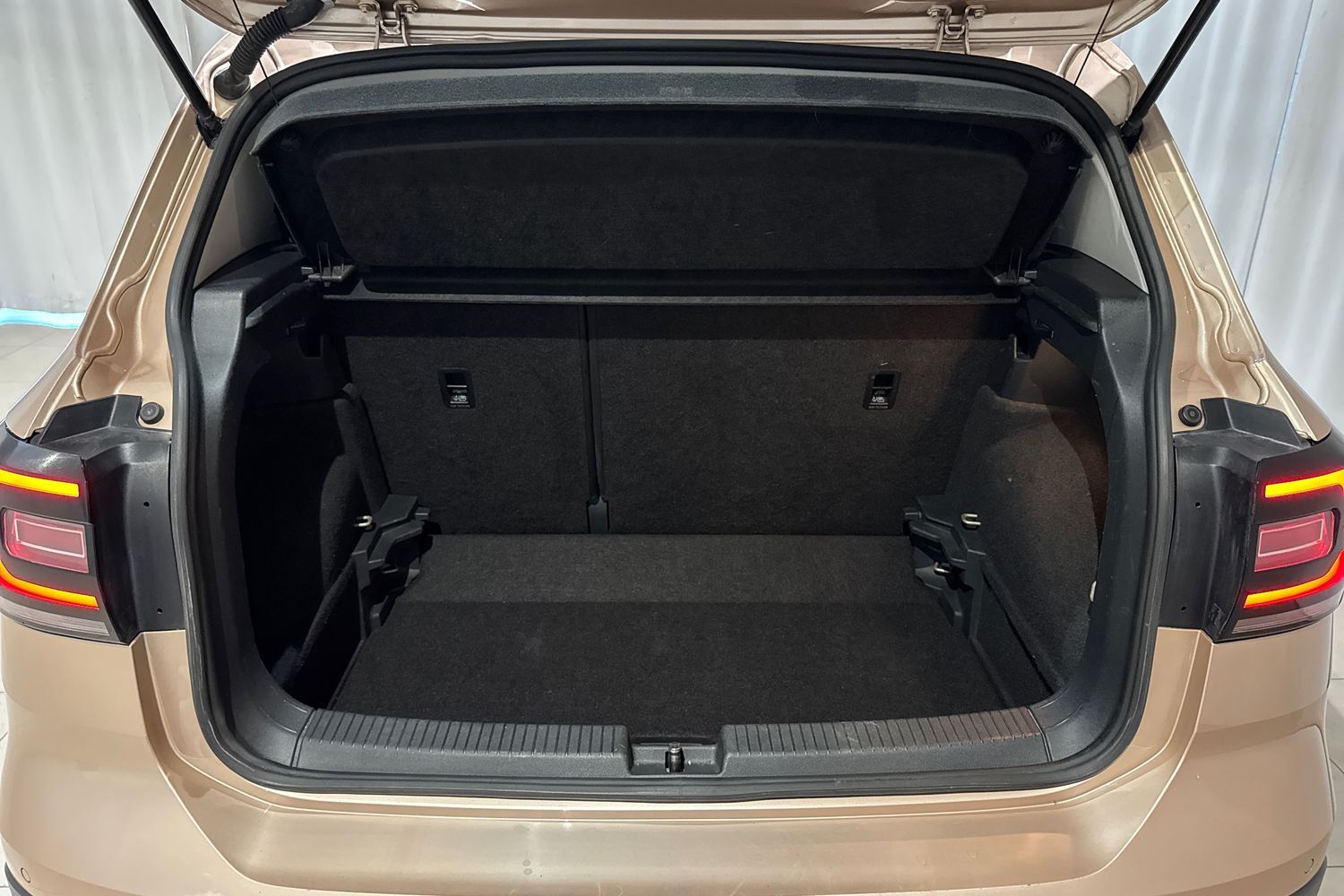 Volkswagen T-Cross vaihtoauto