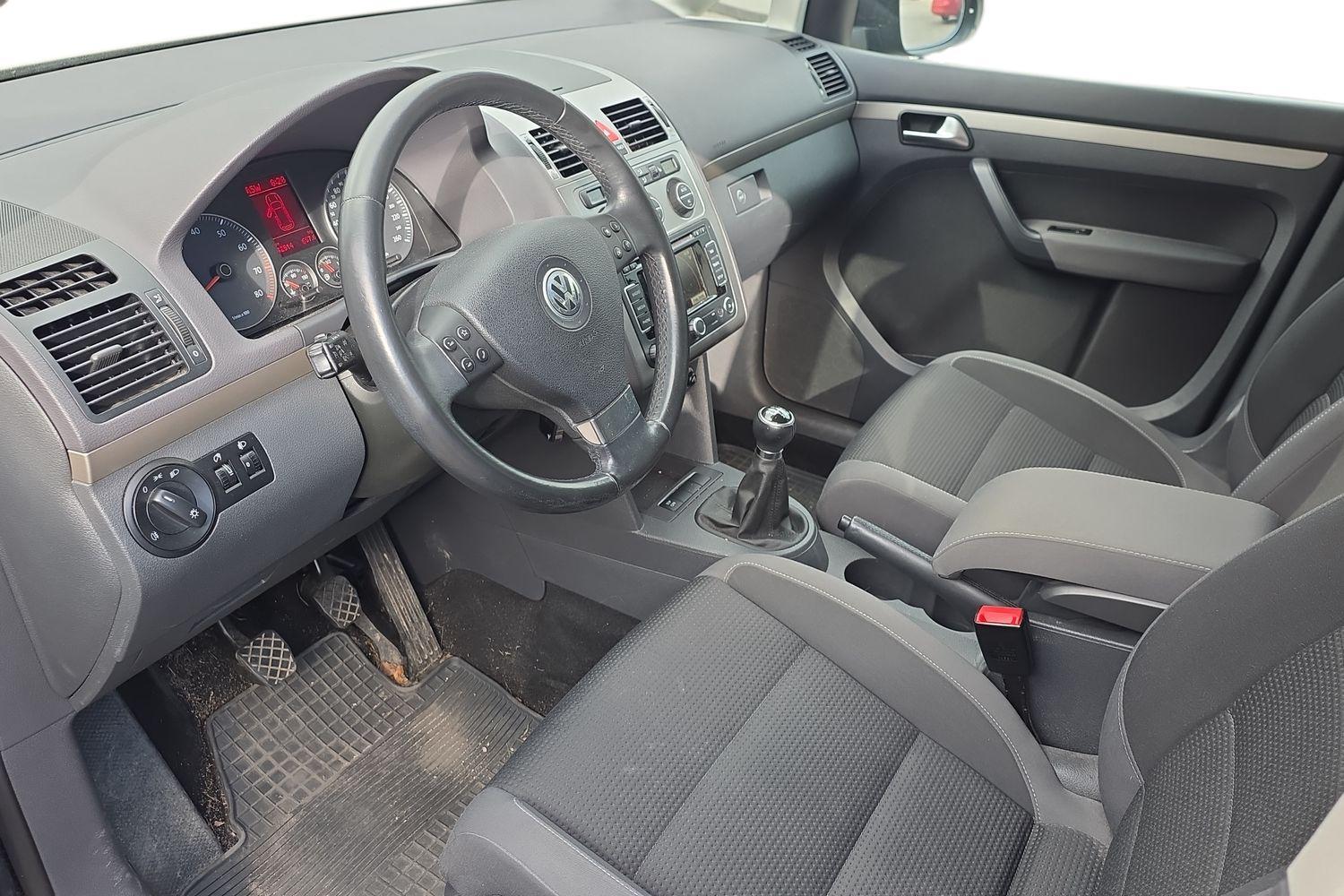 Volkswagen Touran vaihtoauto