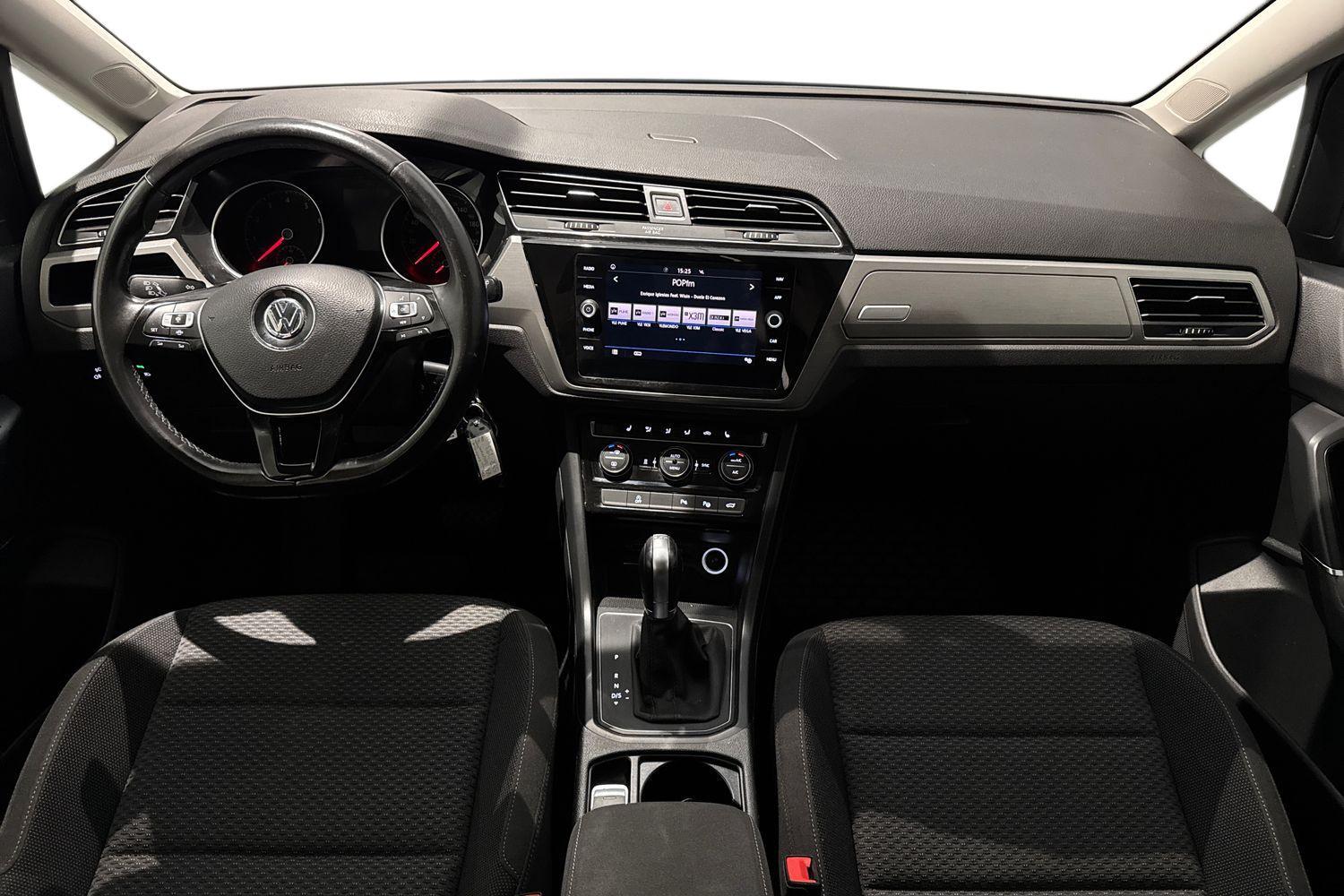 Volkswagen Touran vaihtoauto