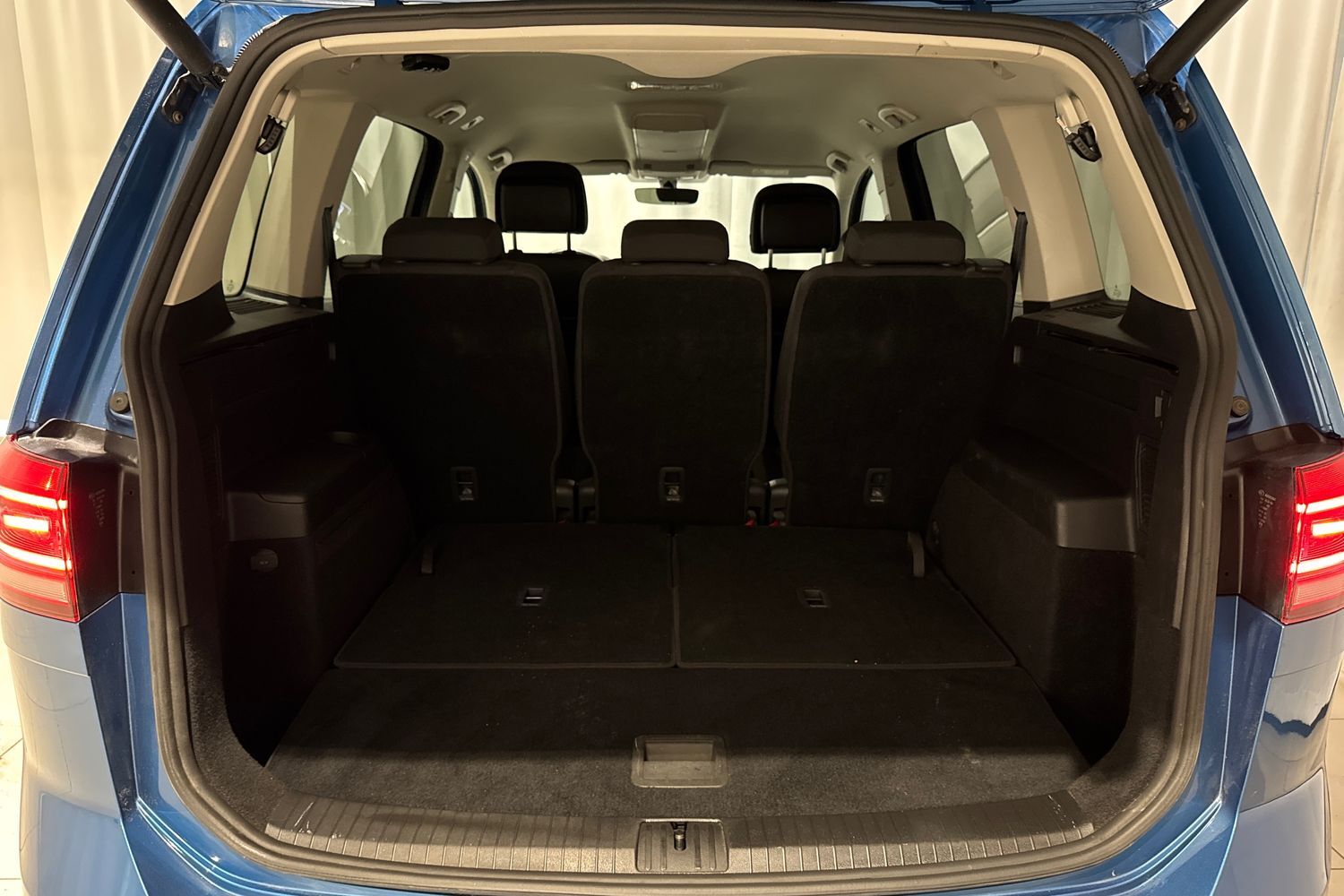 Volkswagen Touran vaihtoauto