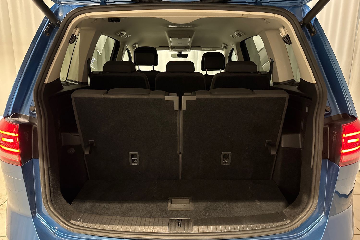 Volkswagen Touran vaihtoauto