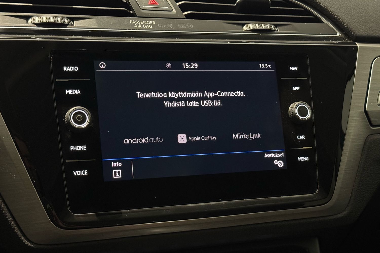 Volkswagen Touran vaihtoauto