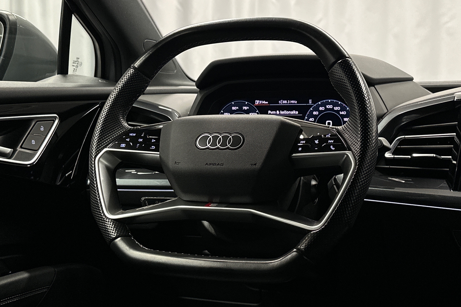 Audi Q4 e-tron vaihtoauto