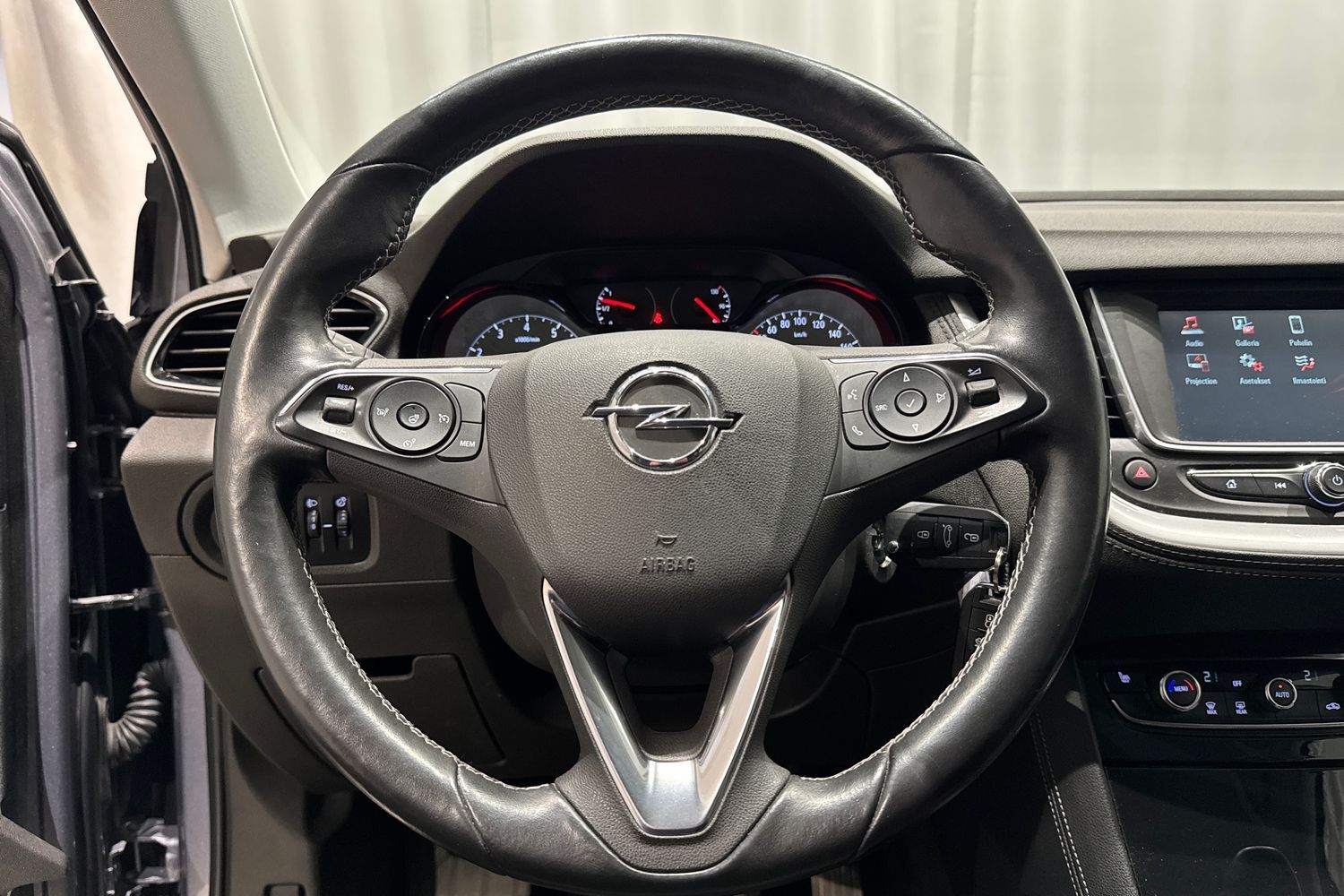 Opel Grandland X vaihtoauto