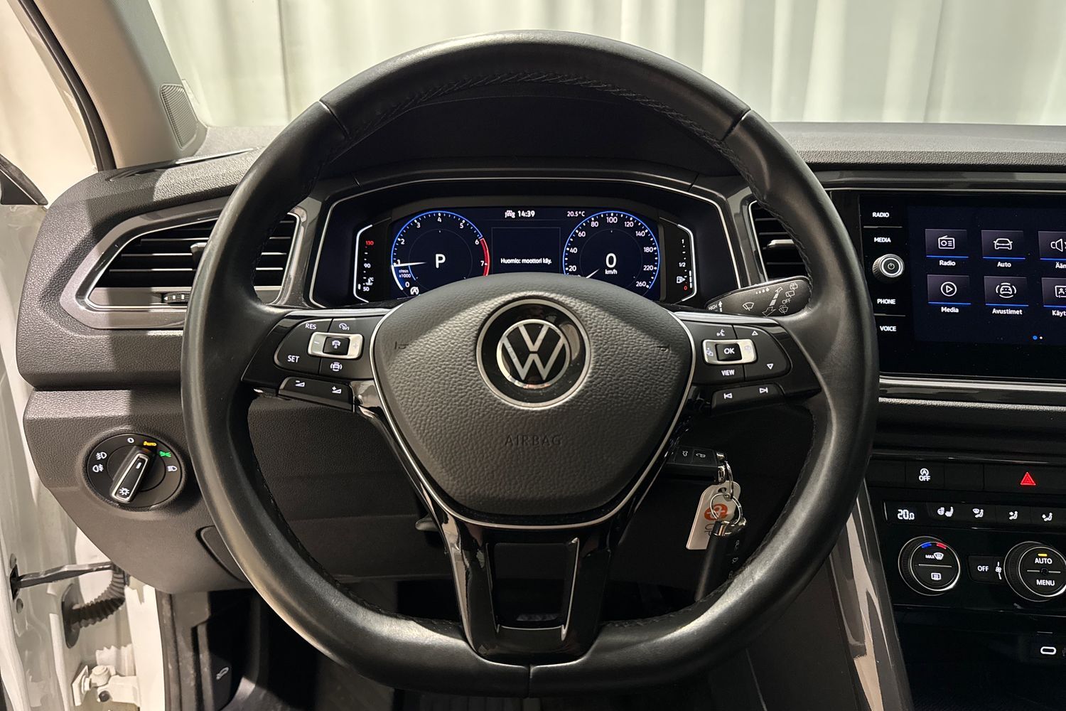 Volkswagen T-Roc vaihtoauto