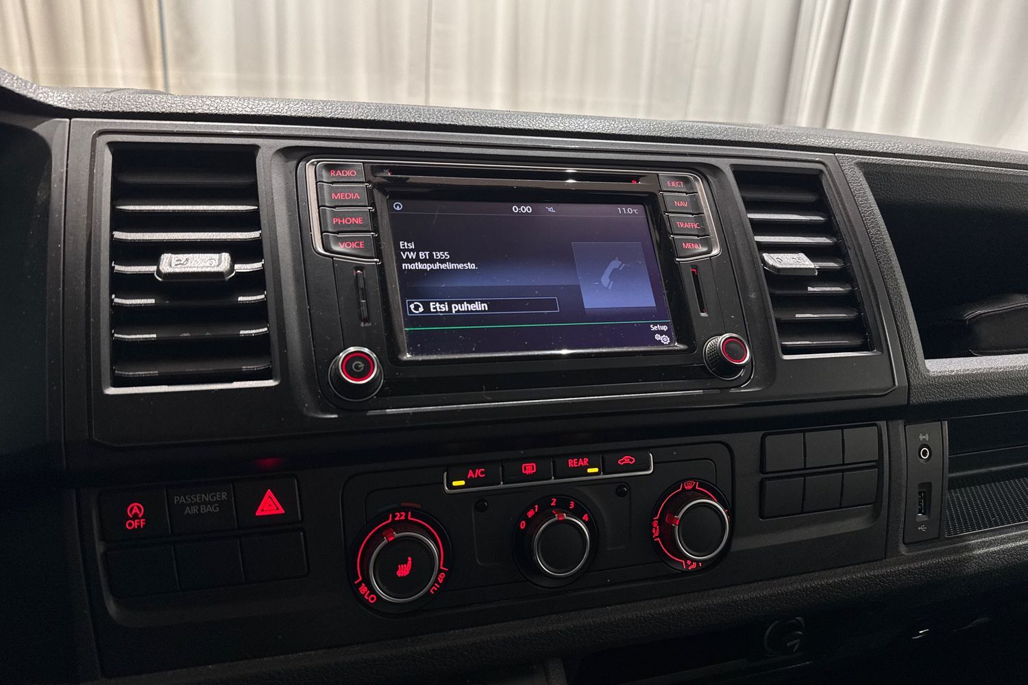 Volkswagen Caravelle vaihtoauto