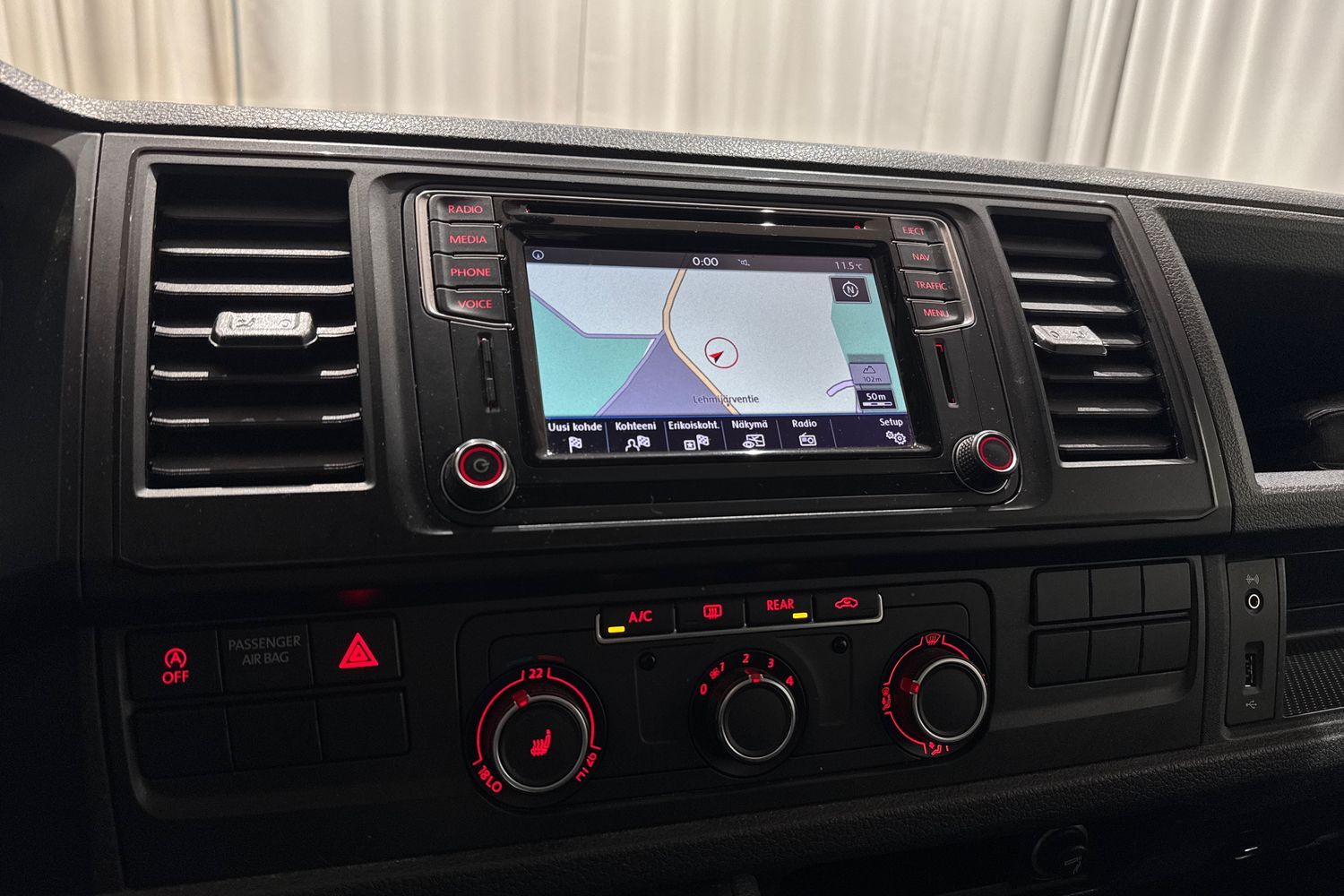 Volkswagen Caravelle vaihtoauto