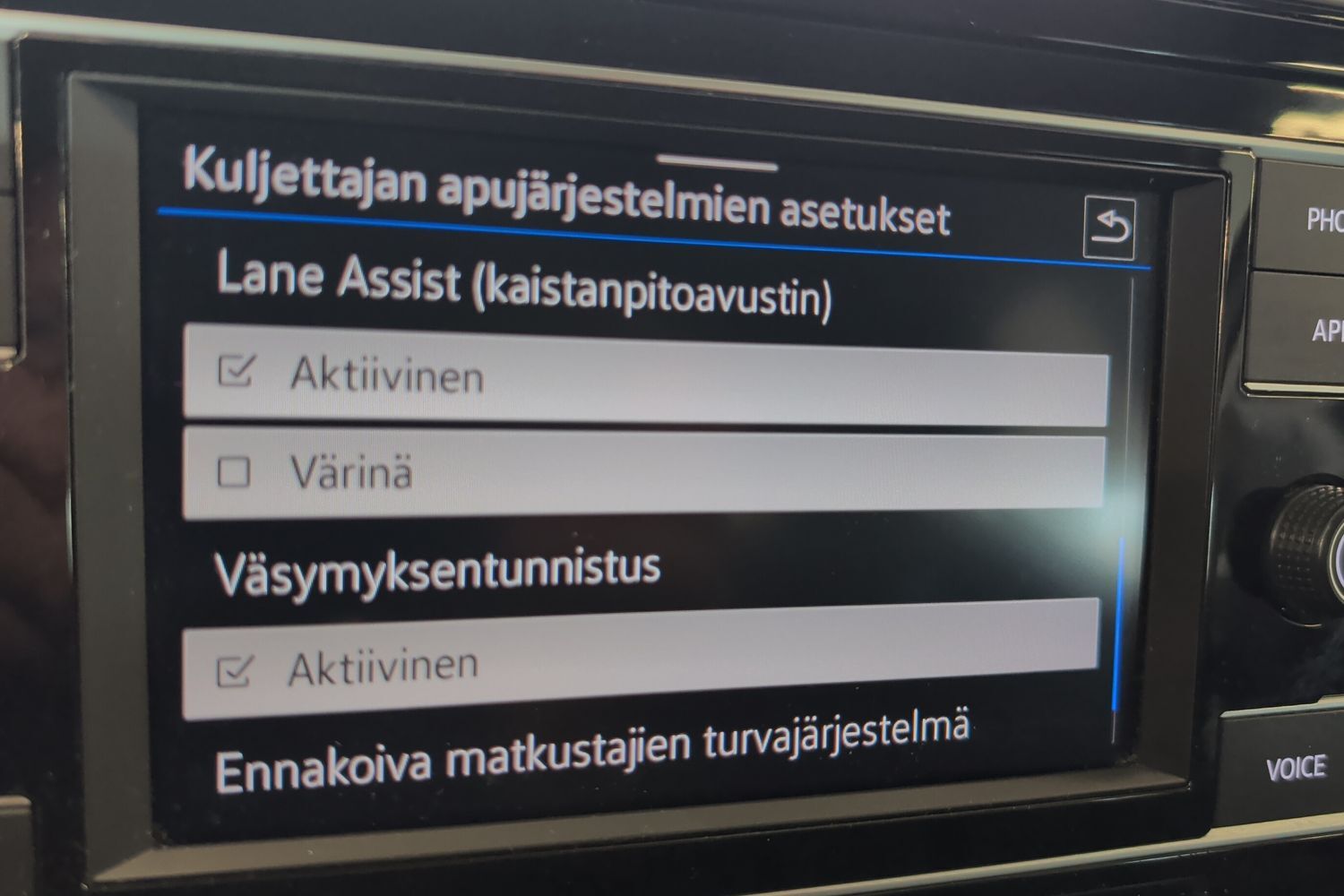 Volkswagen T-Roc vaihtoauto