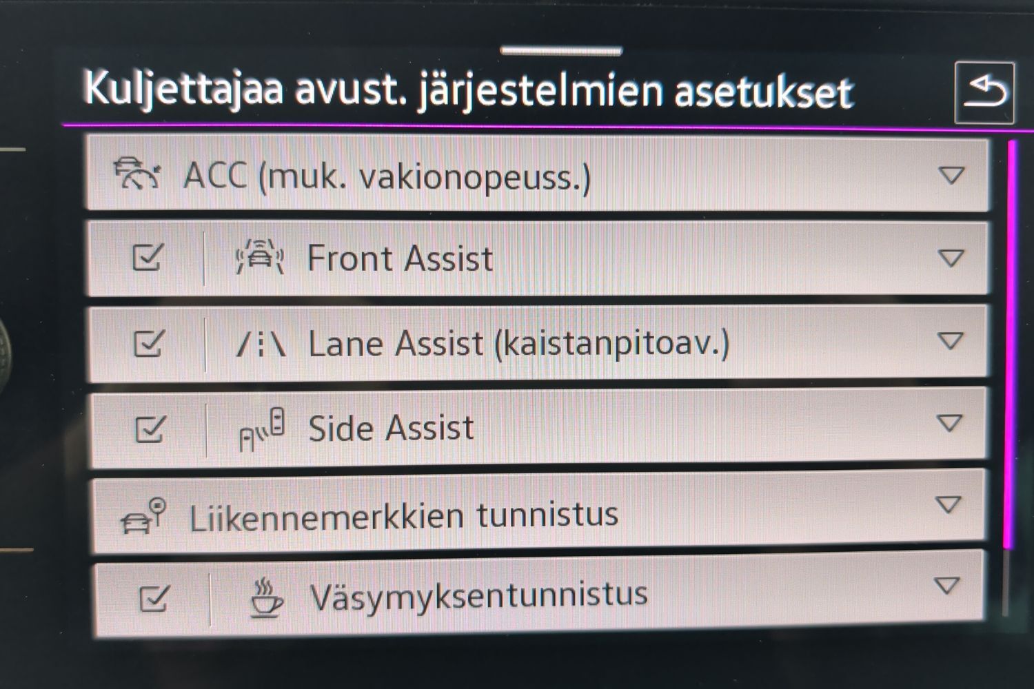 Volkswagen Tiguan vaihtoauto
