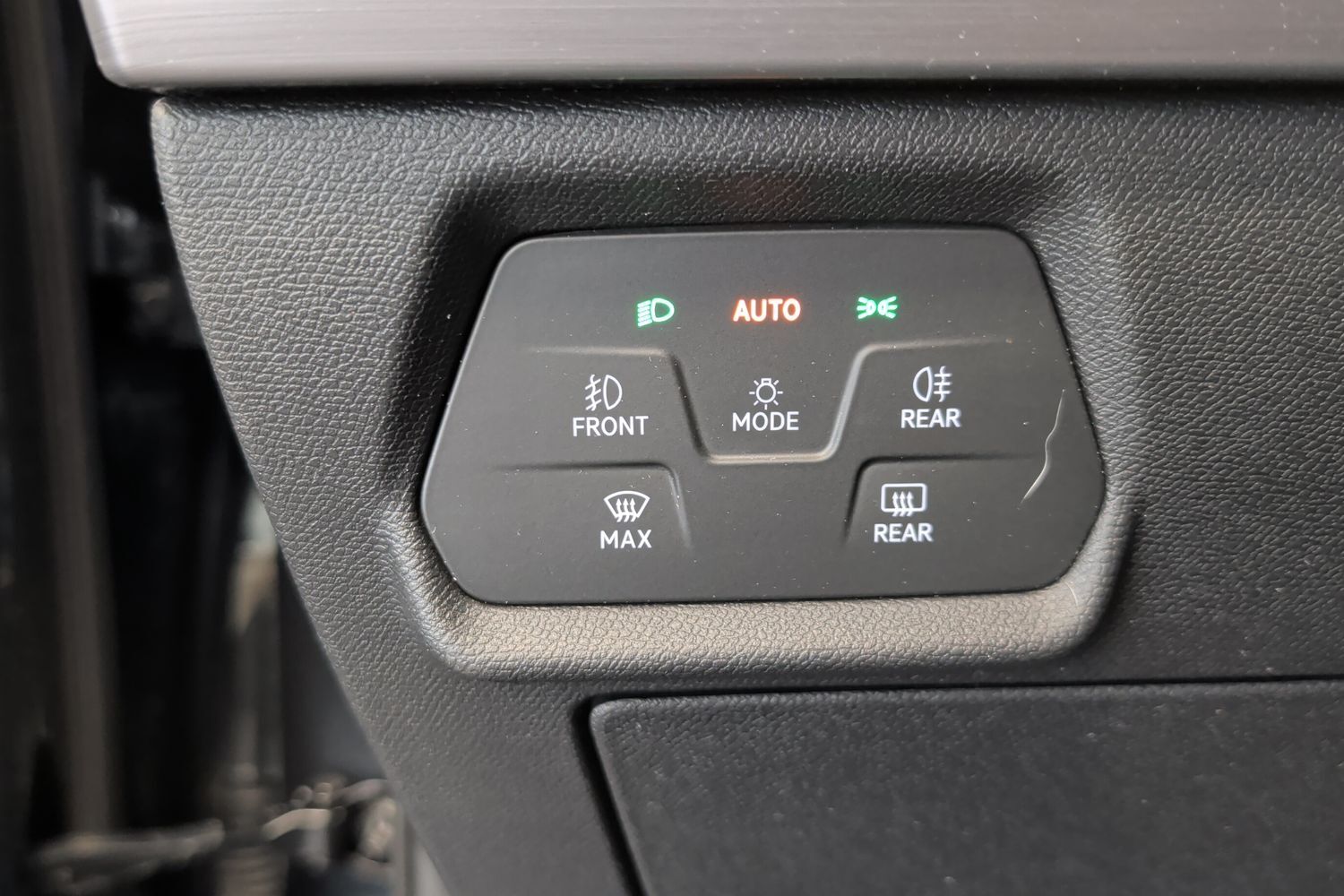 SEAT Leon Sportstourer vaihtoauto