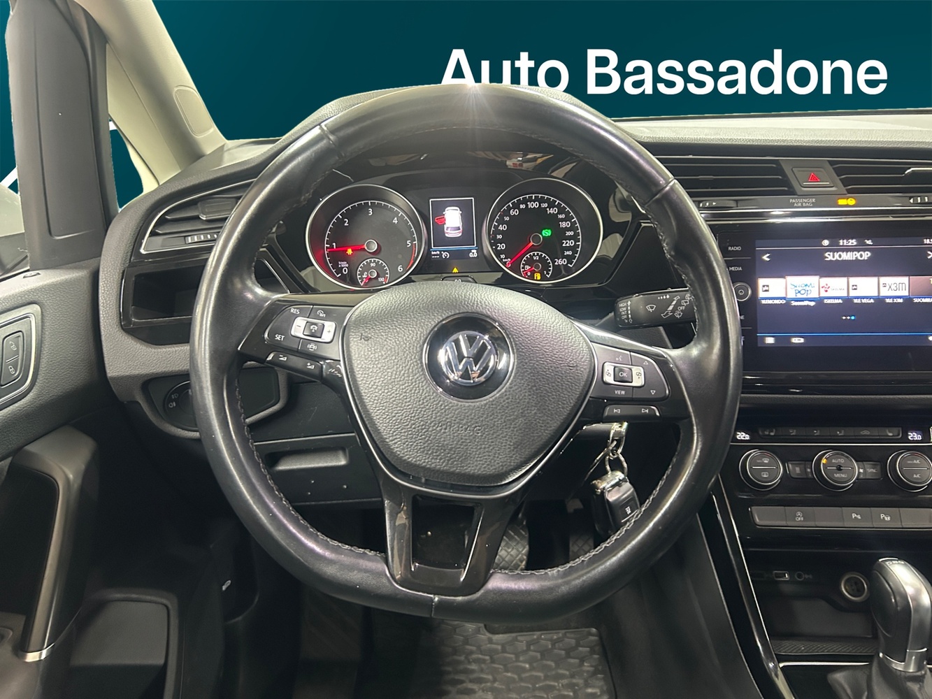 Volkswagen Touran vaihtoauto