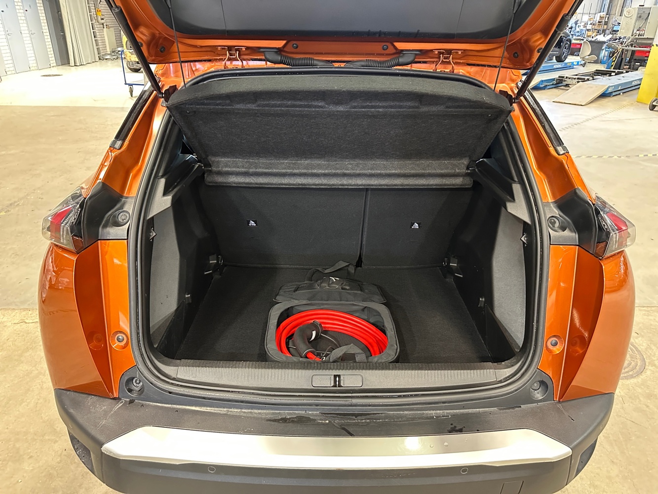 Peugeot e-2008 vaihtoauto