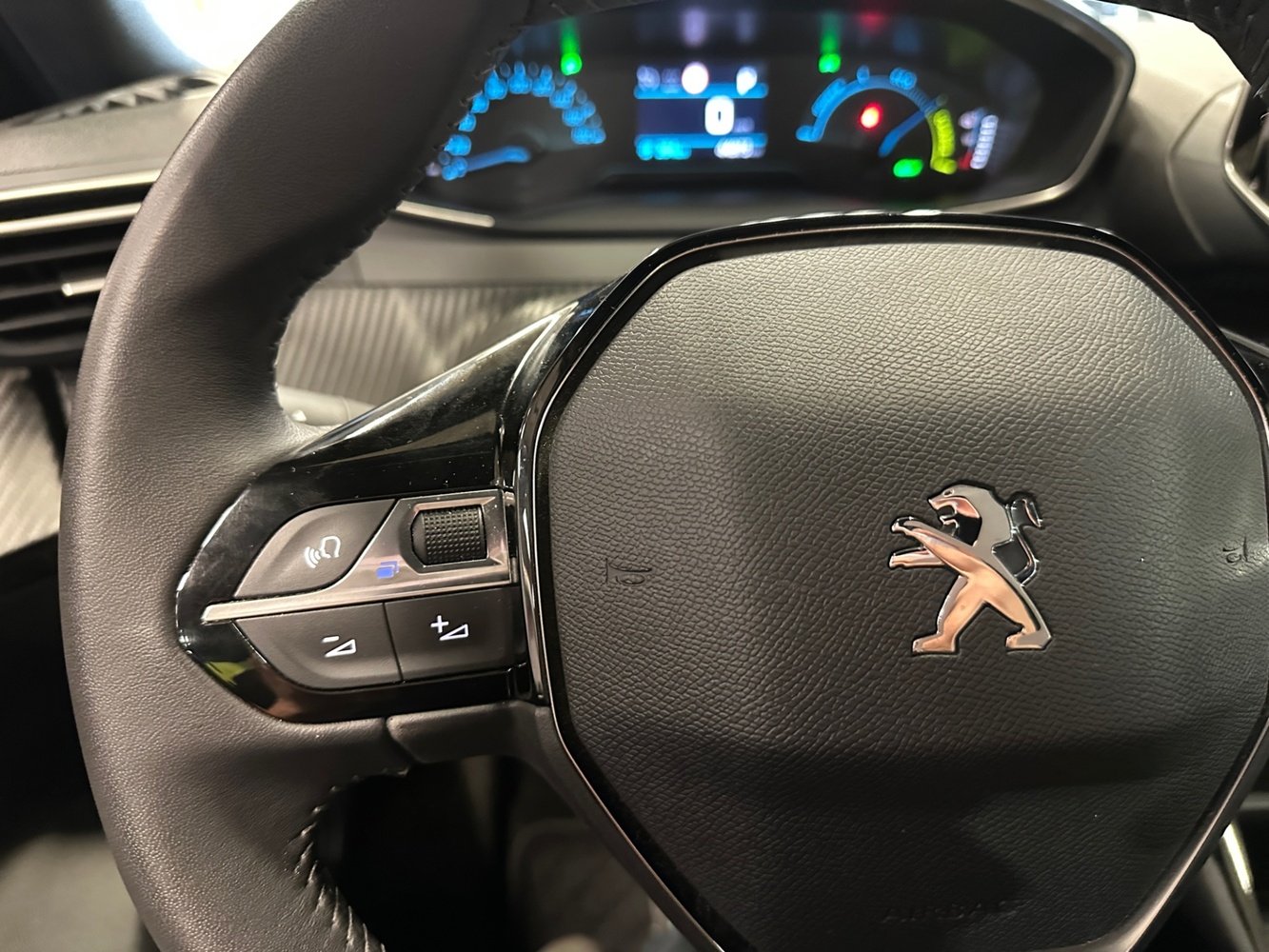 Peugeot e-2008 vaihtoauto