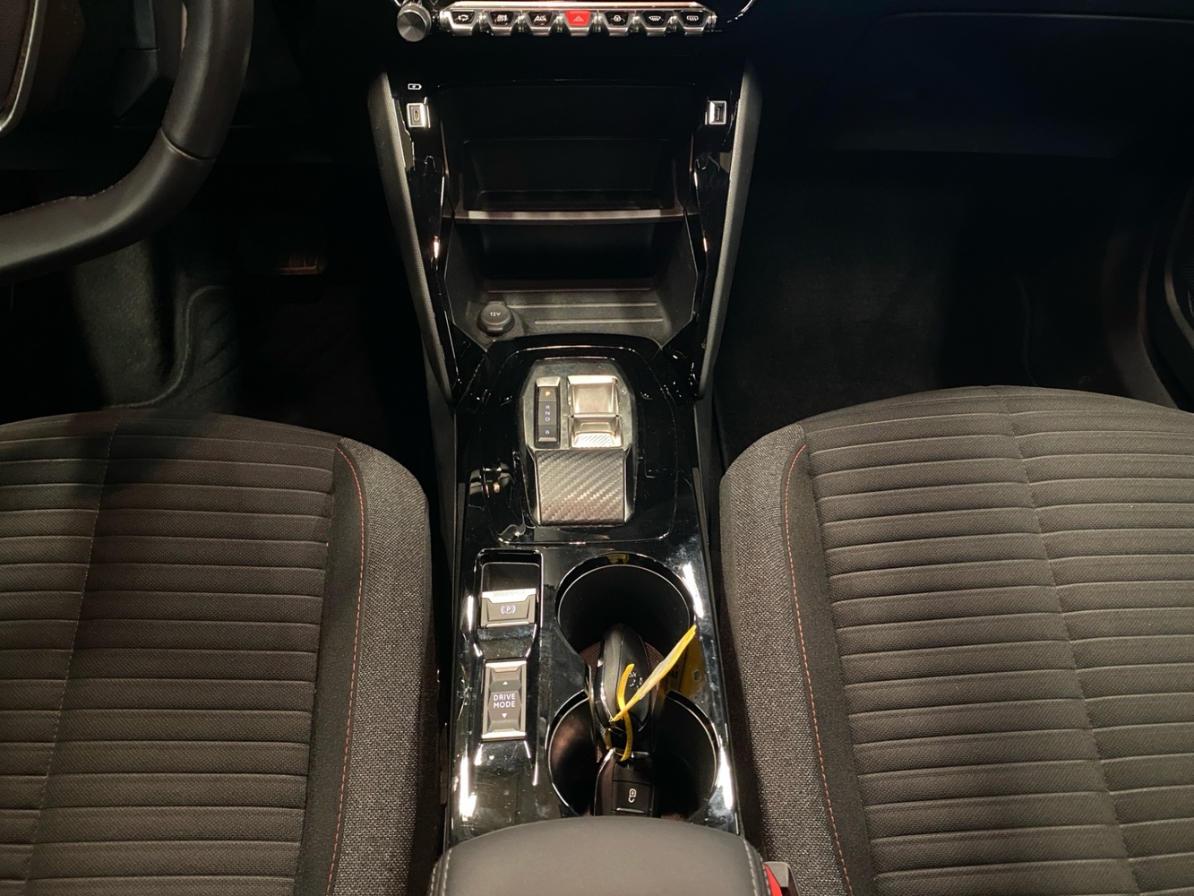 Peugeot e-2008 vaihtoauto