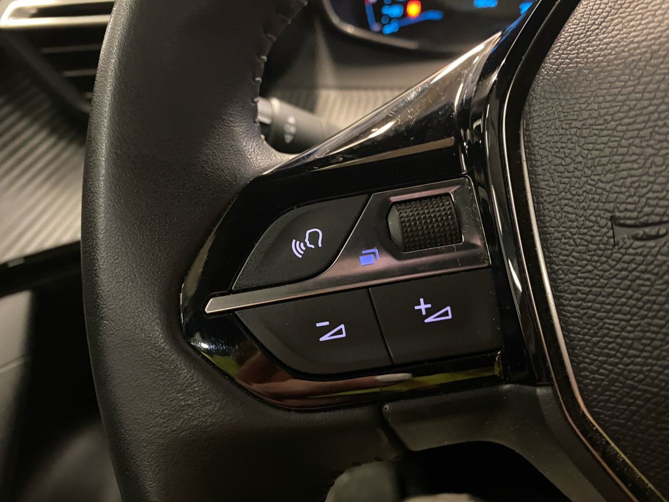 Peugeot e-2008 vaihtoauto