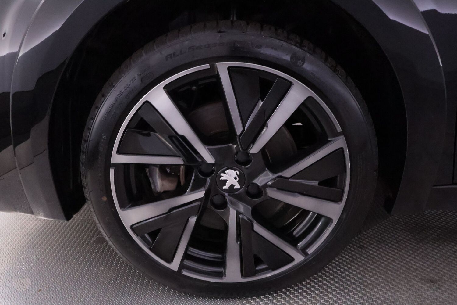 Peugeot e-208 vaihtoauto