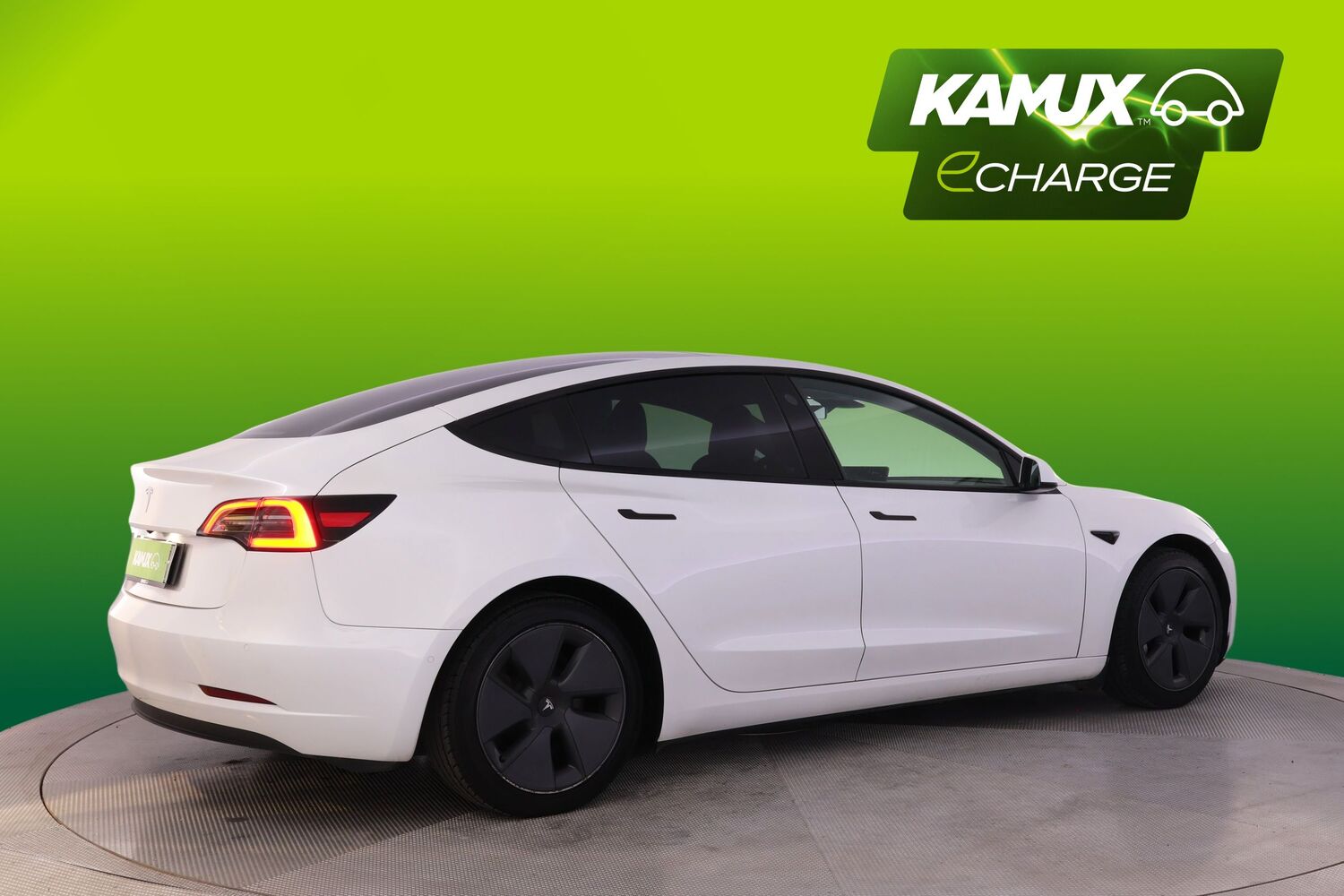 Tesla Model 3 vaihtoauto