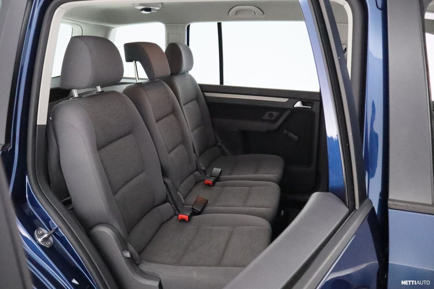 Volkswagen Touran vaihtoauto