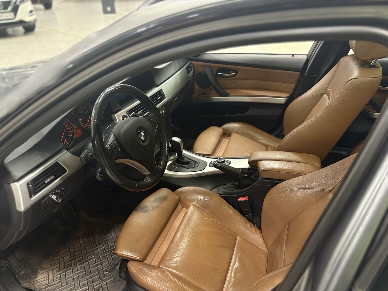 BMW 330 vaihtoauto