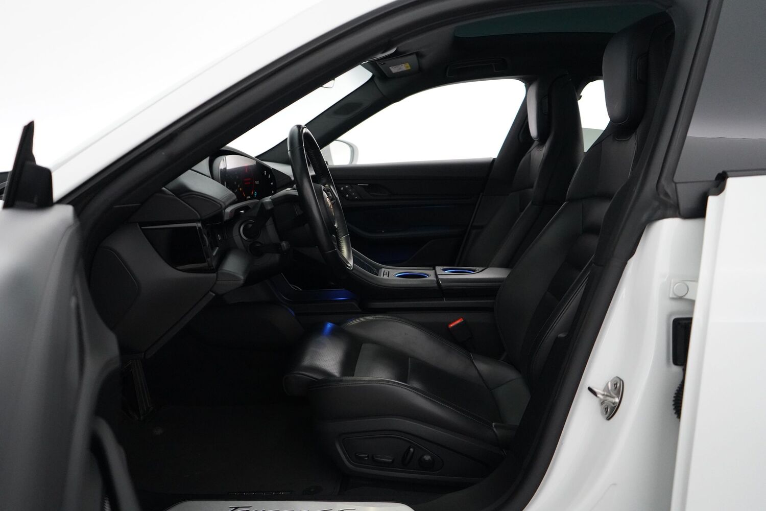 Porsche Taycan vaihtoauto