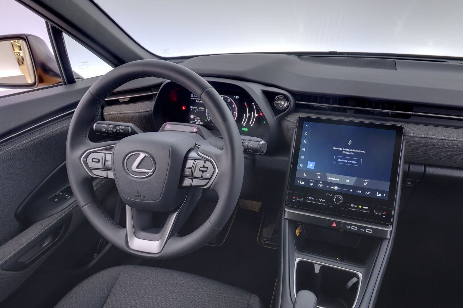 Lexus LBX vaihtoauto