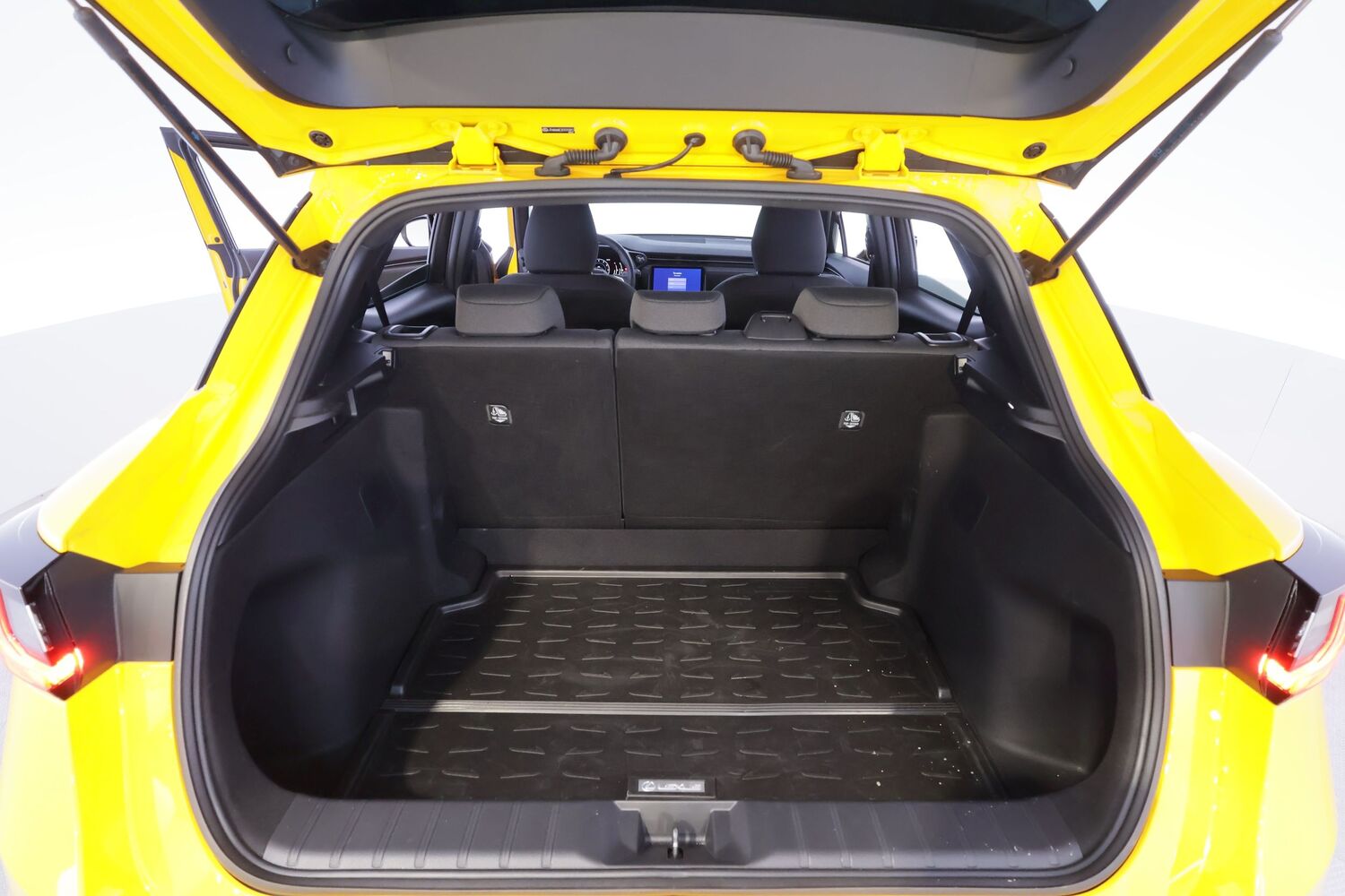 Lexus LBX vaihtoauto
