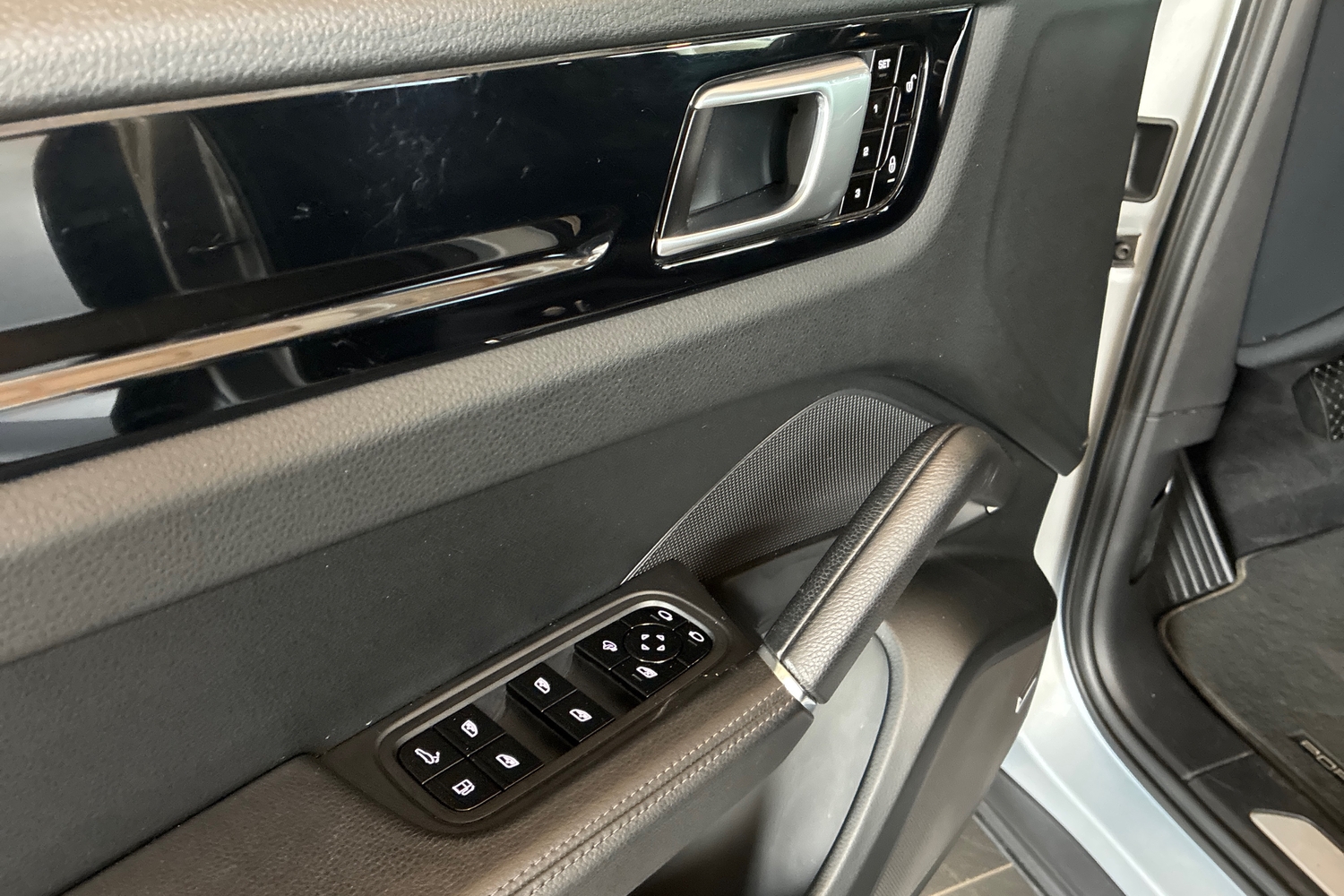 Porsche Cayenne vaihtoauto