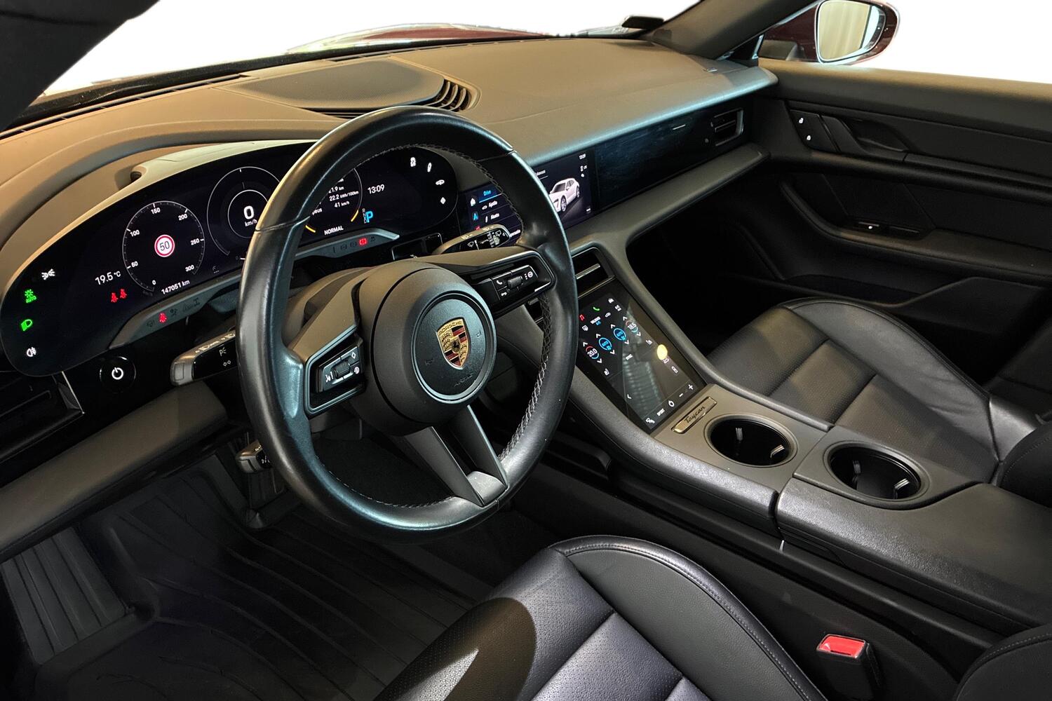 Porsche Taycan vaihtoauto