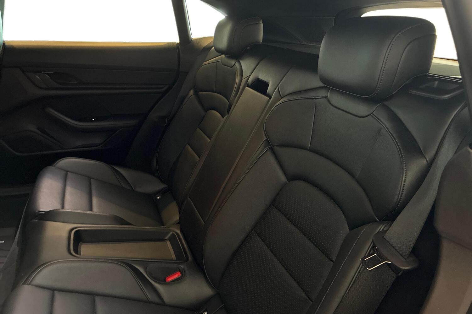 Porsche Taycan vaihtoauto