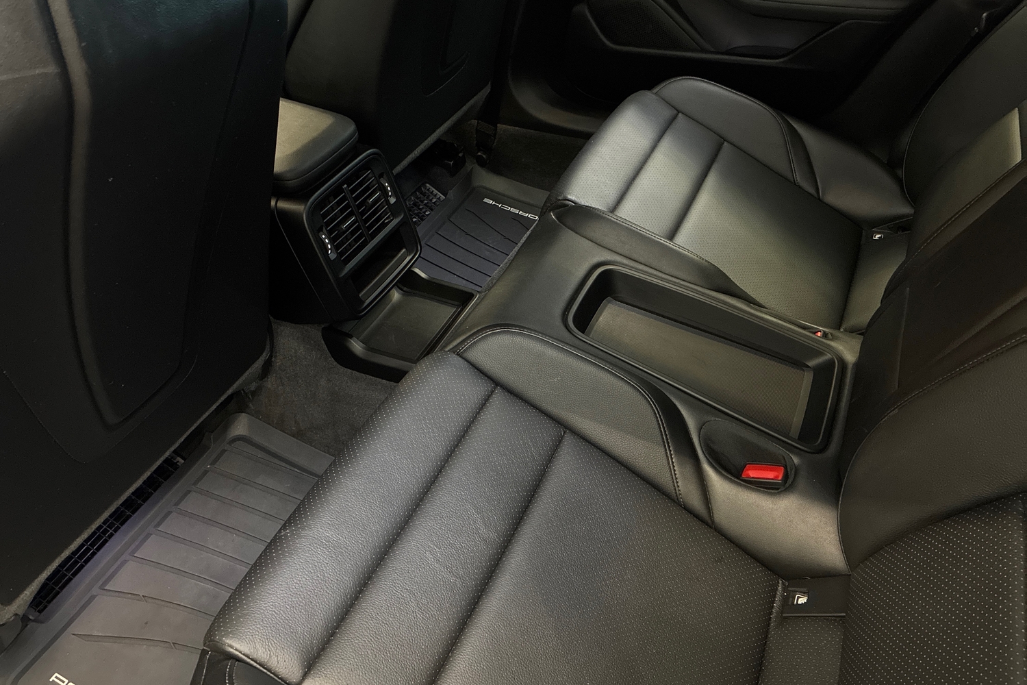 Porsche Taycan vaihtoauto