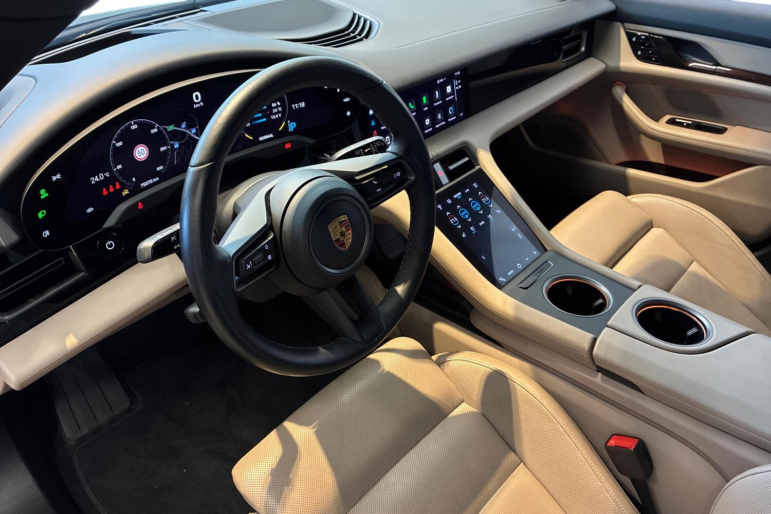 Porsche Taycan vaihtoauto