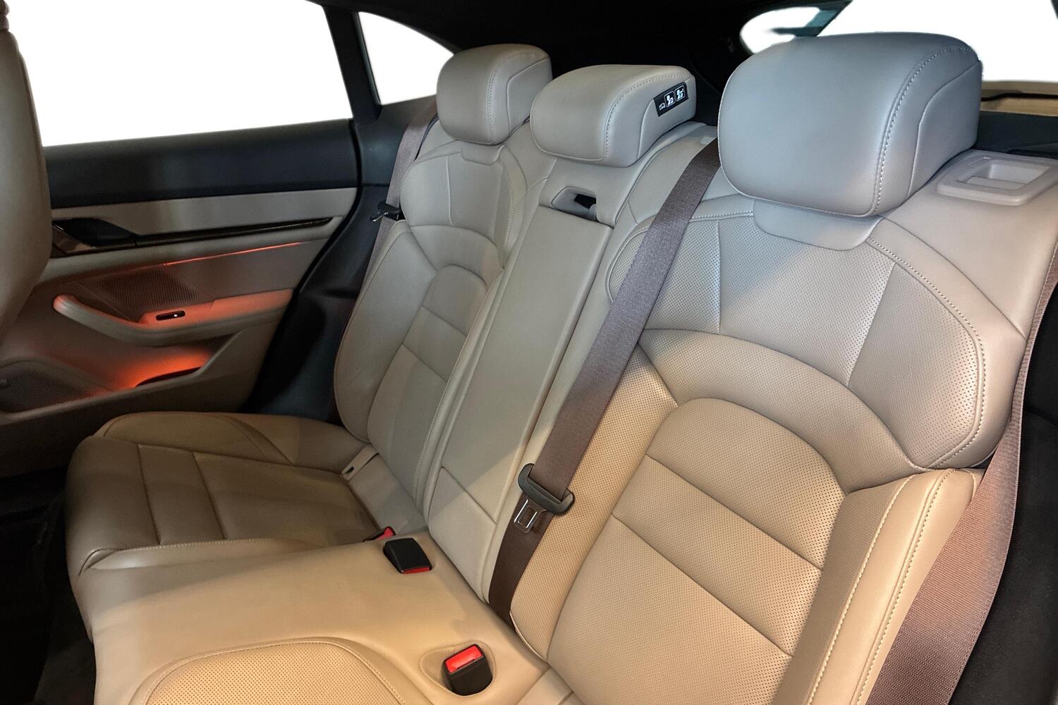 Porsche Taycan vaihtoauto