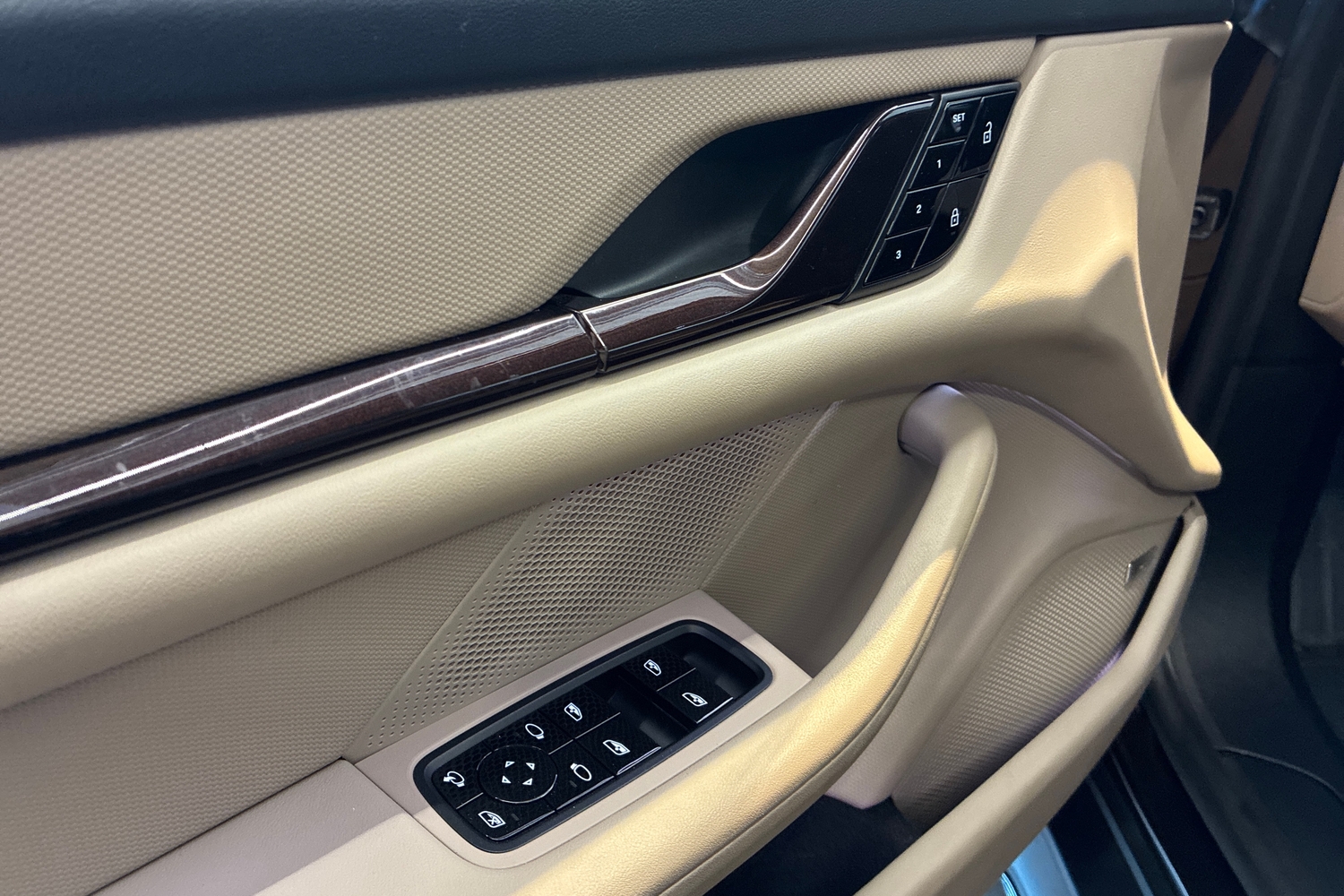 Porsche Taycan vaihtoauto