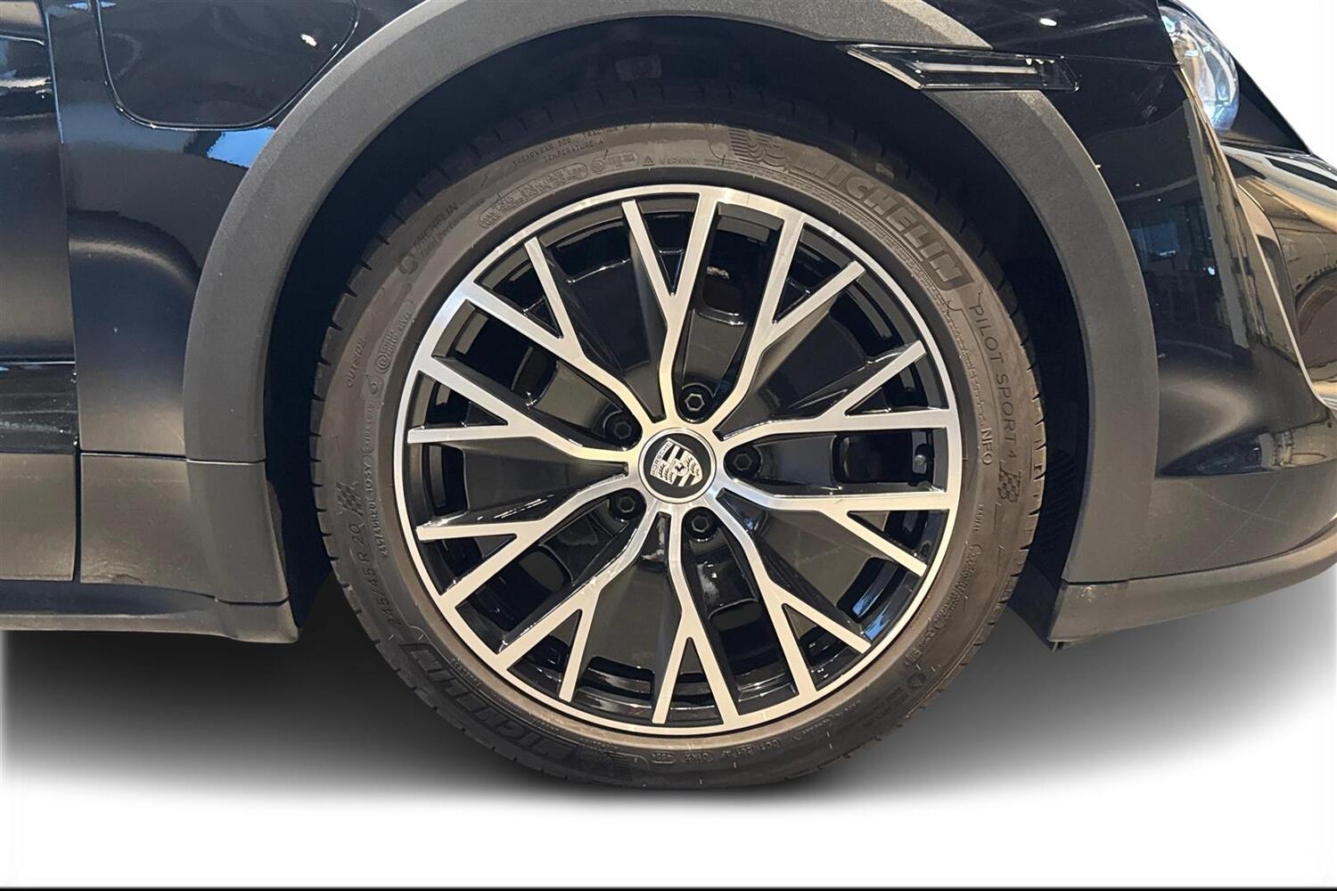 Porsche Taycan vaihtoauto