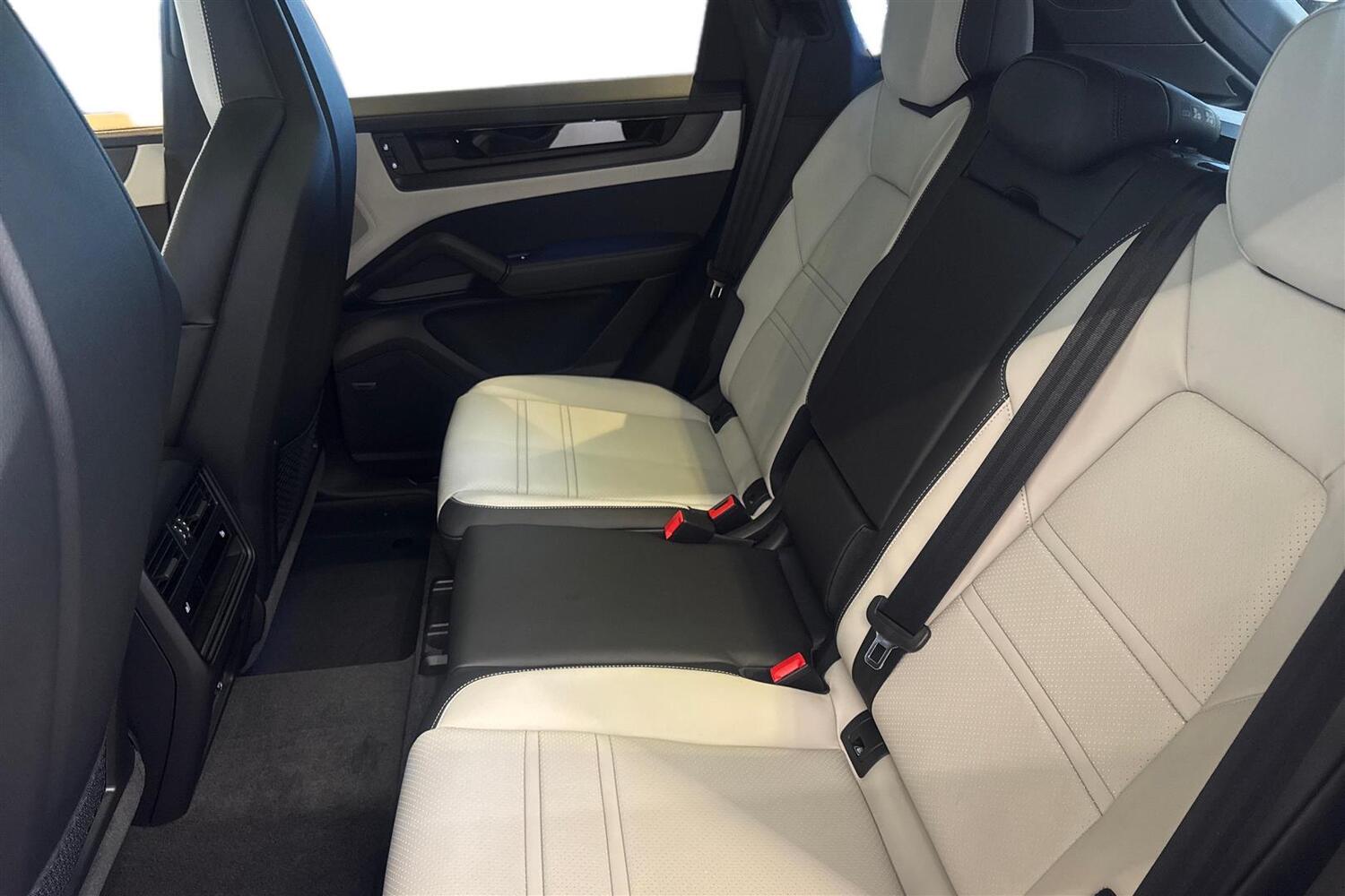 Porsche Cayenne vaihtoauto