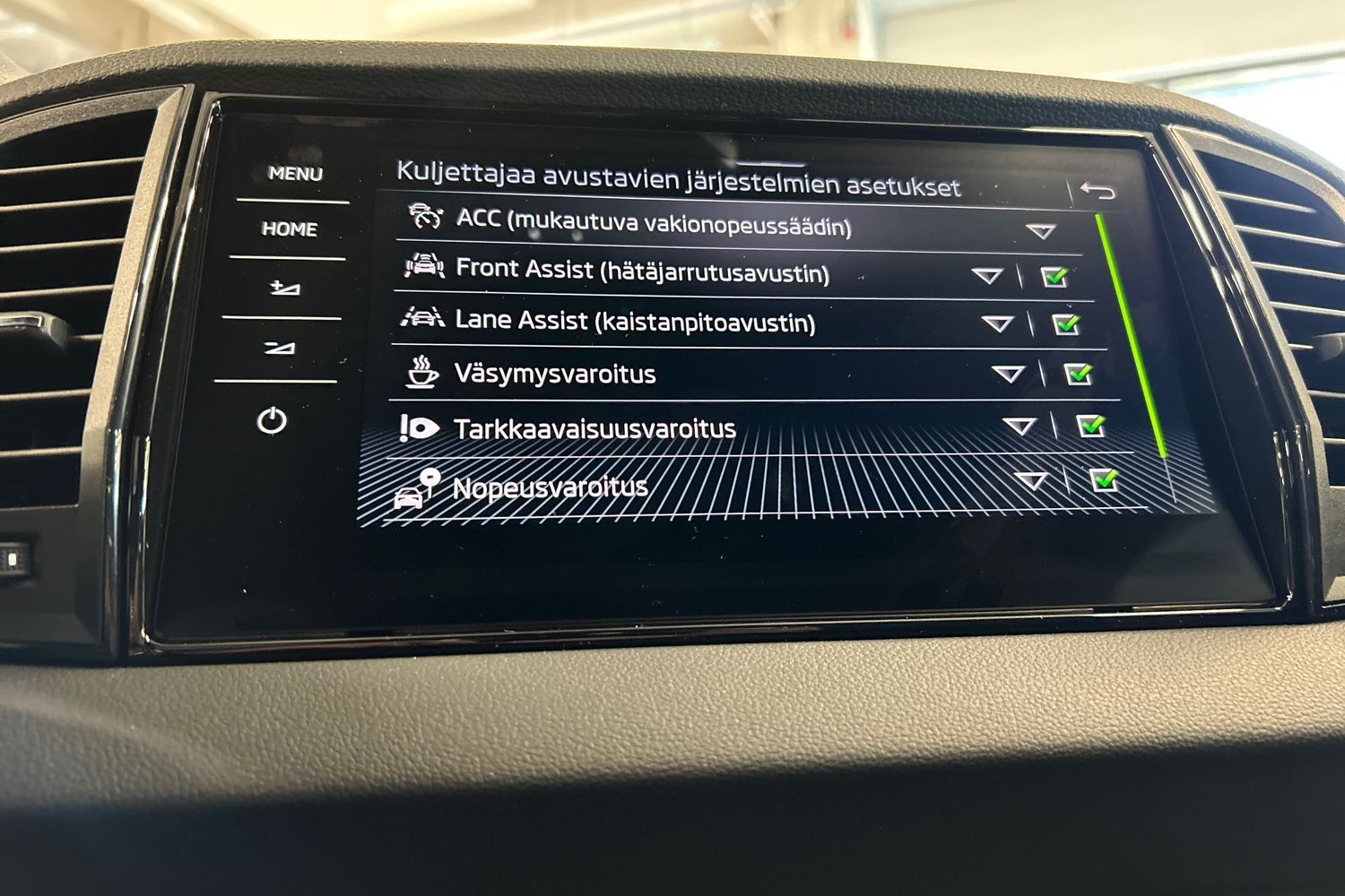 Skoda Karoq vaihtoauto