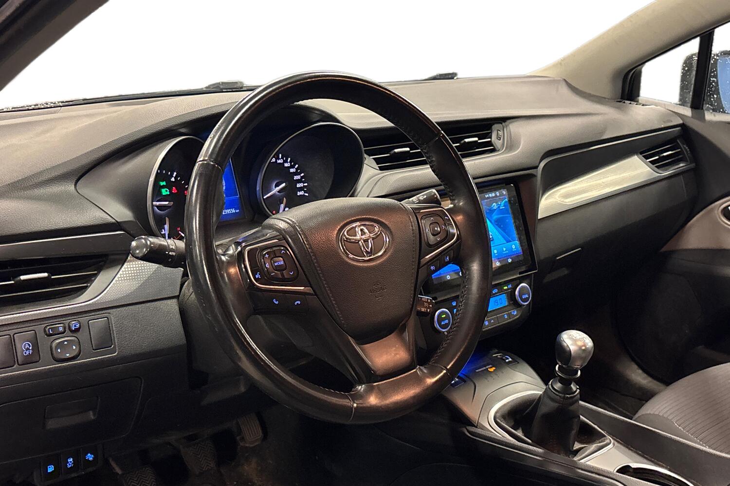 Toyota Avensis vaihtoauto