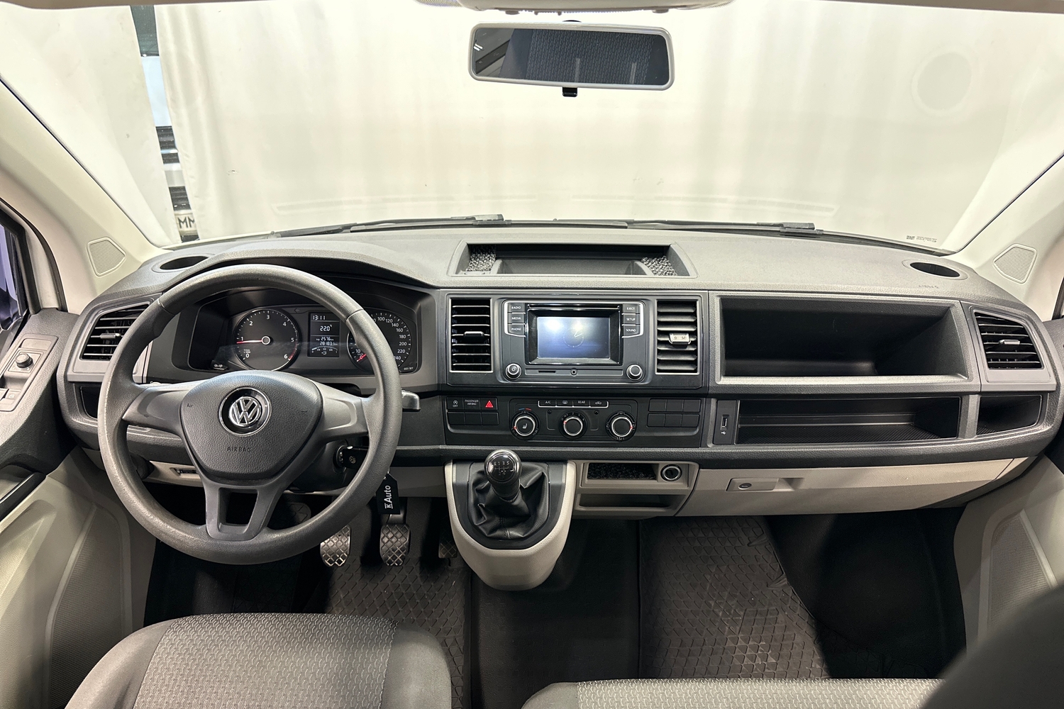 Volkswagen Caravelle vaihtoauto