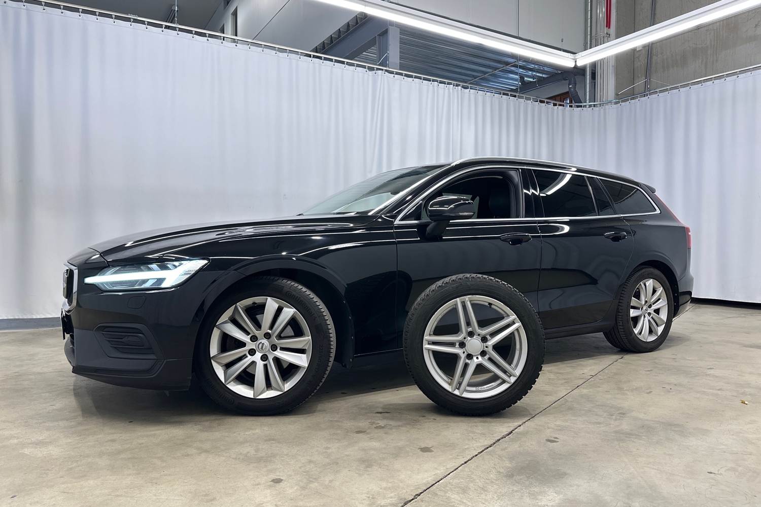 Volvo V60 vaihtoauto