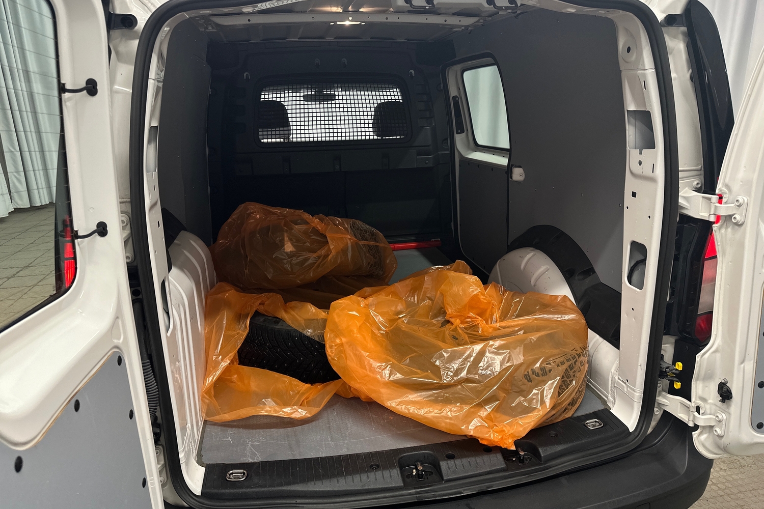 Volkswagen Caddy Maxi vaihtoauto