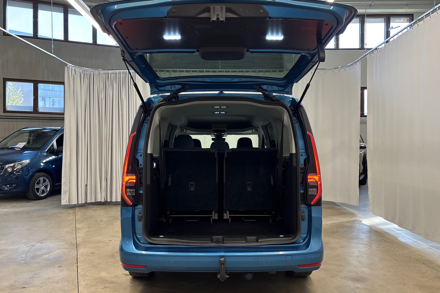 Volkswagen Caddy Maxi vaihtoauto