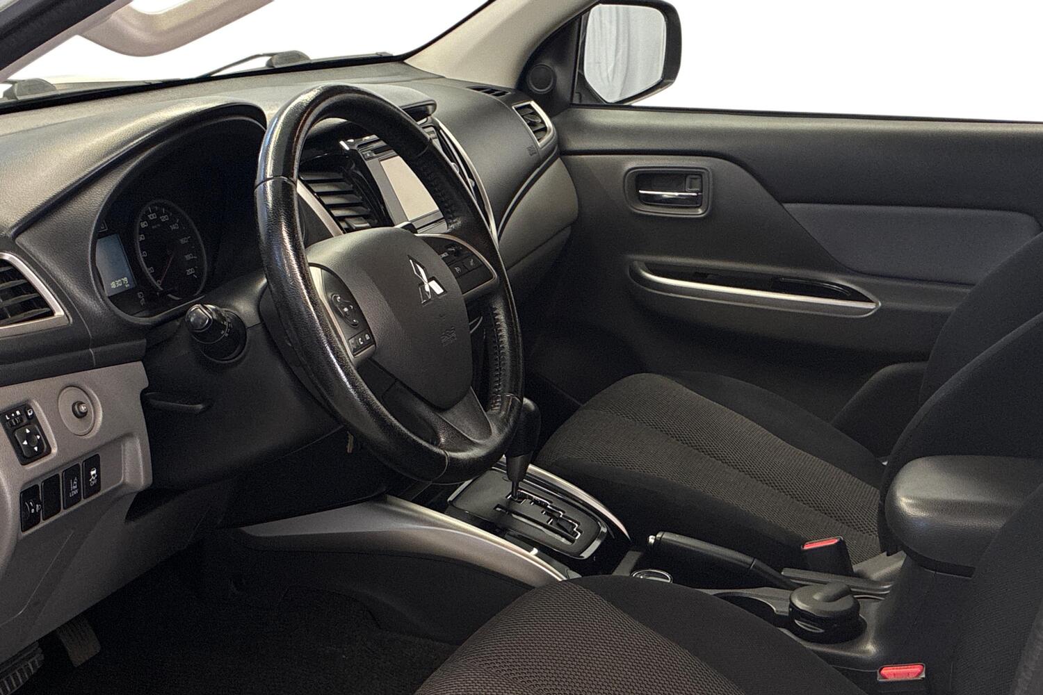 Mitsubishi L200 vaihtoauto