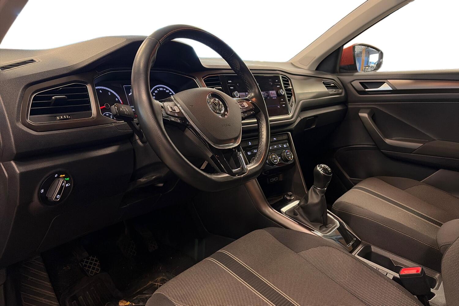 Volkswagen T-Roc vaihtoauto