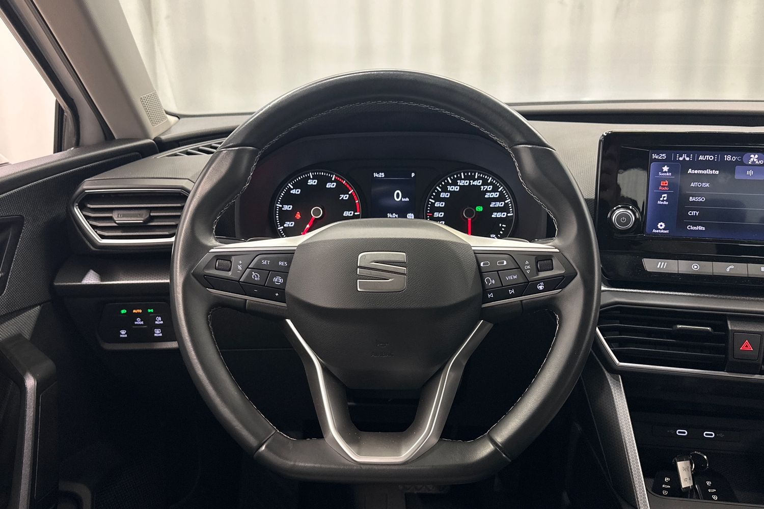 SEAT Leon Sportstourer vaihtoauto