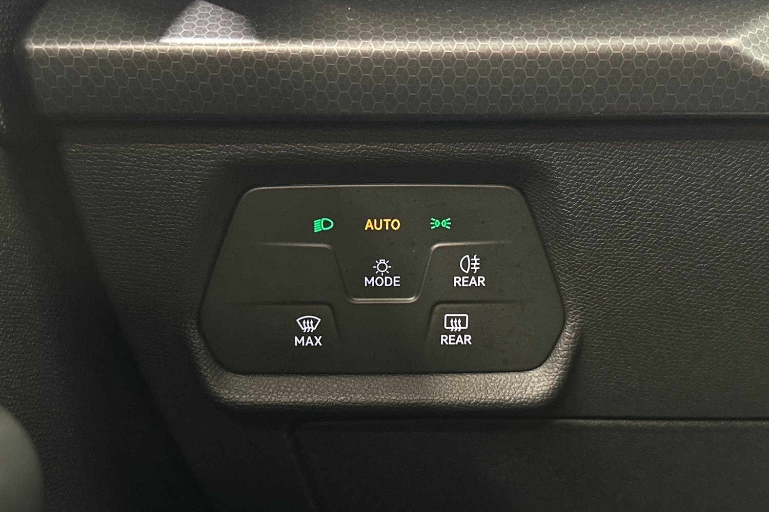 SEAT Leon Sportstourer vaihtoauto